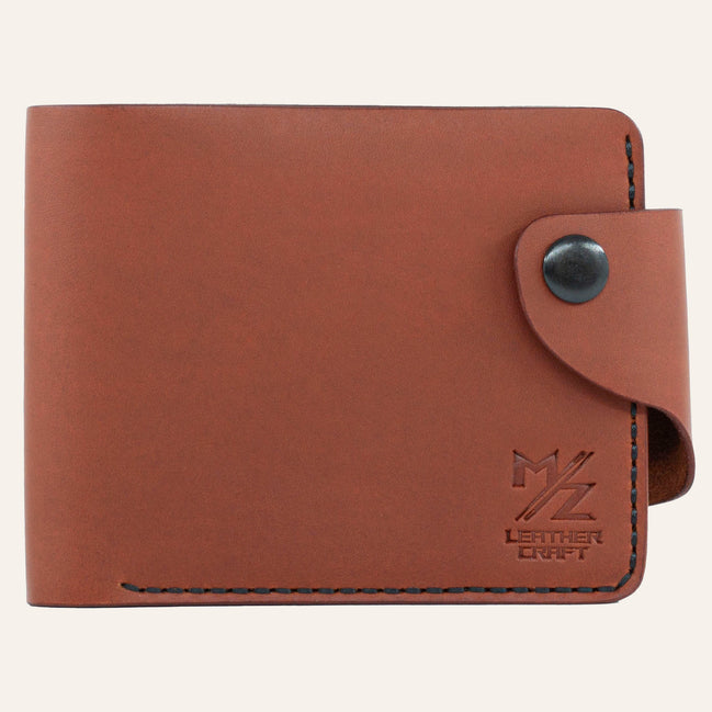 MZ Leather Craft çıtçıtlı kiremit Buttero deri klasik erkek cüzdanı, kapalı önden görünüm ve kontrast siyah el dikişi detayları | MZ Leather Craft classic Chestnut Buttero leather bifold wallet with snap closure, closed front view with black hand-stitching