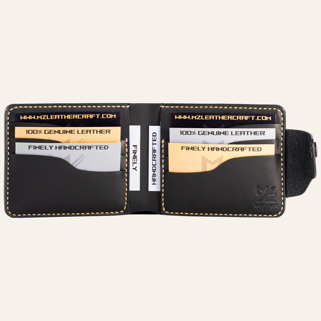 MZ Leather Craft açık siyah Buttero deri klasik cüzdan dolu iç görünüm, altı kart yuvasının kapasitesini sample kartlarla gösteren çekim | MZ Leather Craft open Black Buttero leather classic bifold wallet full interior view, demonstrating card capacity across six slots with yellow stitching