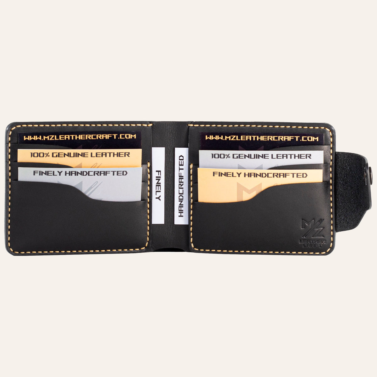 MZ Leather Craft açık siyah Buttero deri klasik cüzdan dolu iç görünüm, altı kart yuvasının kapasitesini sample kartlarla gösteren çekim | MZ Leather Craft open Black Buttero leather classic bifold wallet full interior view, demonstrating card capacity across six slots with yellow stitching