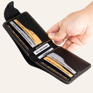 MZ Leather Craft açık siyah Buttero deri klasik erkek cüzdanı iç görünüm, dikey kart yuvaları, gizli bölmeler ve kontrast sarı el dikişi detayları | MZ Leather Craft open Black Buttero leather classic bifold wallet inside view showing vertical card slots, hidden compartments, and yellow hand-stitching details