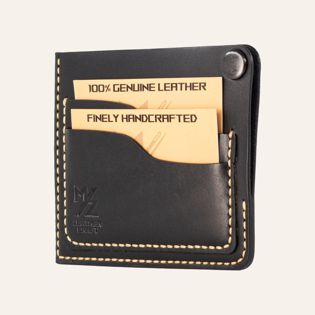 MZ Leather Craft köşe çıtçıtlı ters cüzdan siyah Buttero deri, kapalı hafif açılı sağ profil görünümü, köşe çıtçıt detayı ve sarı saraç dikişleri | The Inverse Wallet | Corner Snap Edition - Black Buttero Leather by MZ Leather Craft, closed slightly angled right profile view highlighting the corner snap detail and yellow saddle stitching