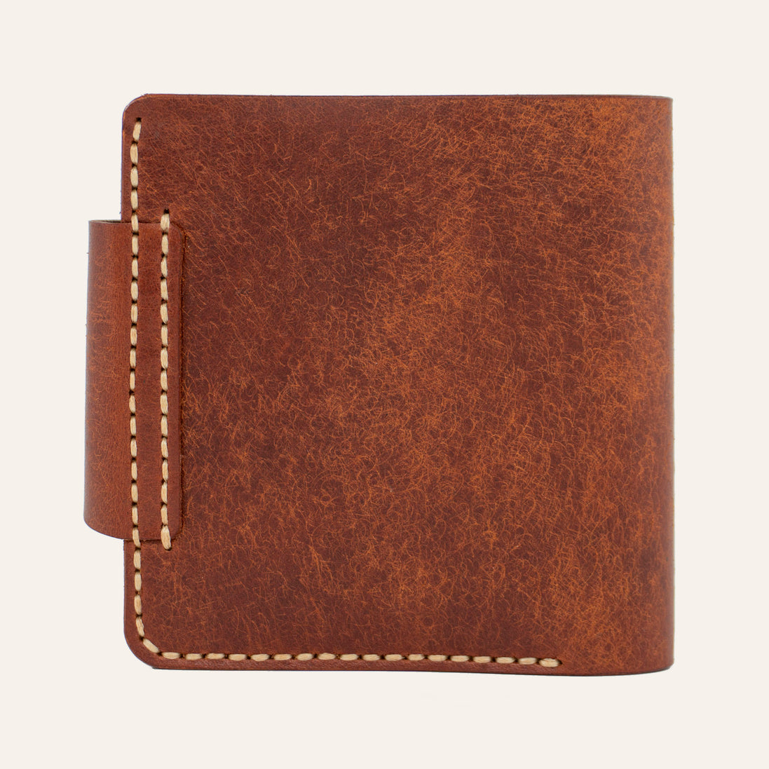 Geleneksel el dikişi (Saddle Stitch) detayı - Mumlu ip ve kiremit deri