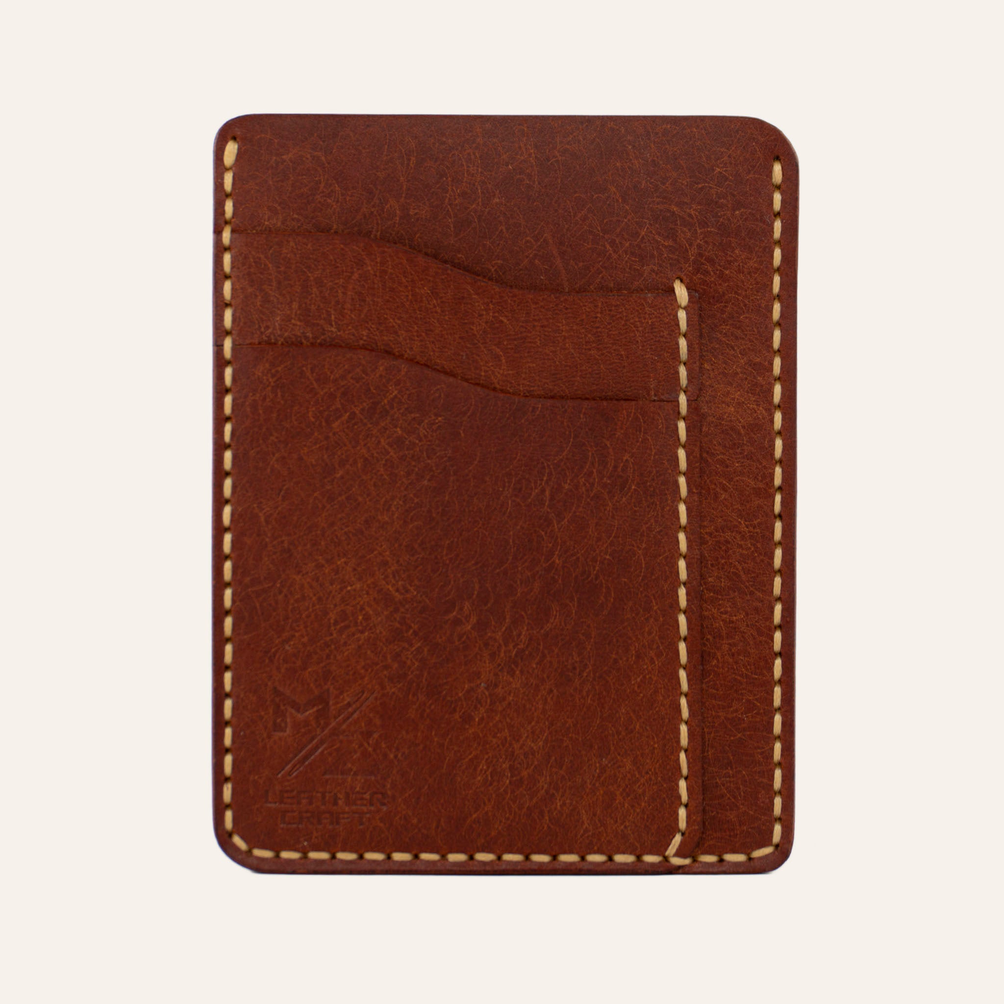 MZ Leather Craft kiremit rengi Pueblo deri minimalist dikey kartlığın boş ön yüz görünümü.