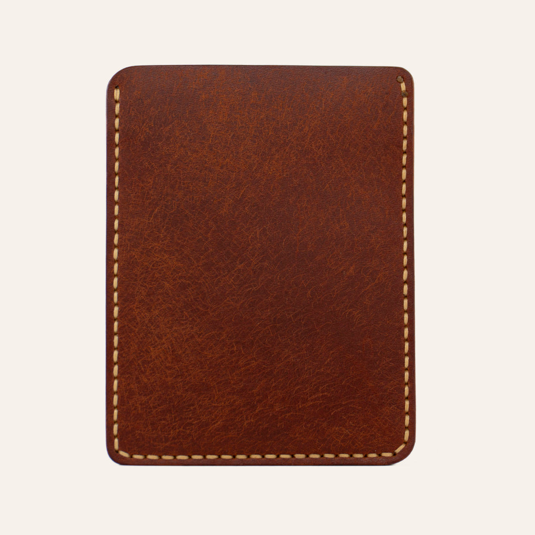MZ Leather Craft kiremit rengi Pueblo deri dikey kartlığın sarı el dikiş detaylarını gösteren arka yüzü