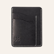 MZ Leather Craft siyah renk Pueblo deri minimalist dikey kartlığın boş ön yüz görünümü.