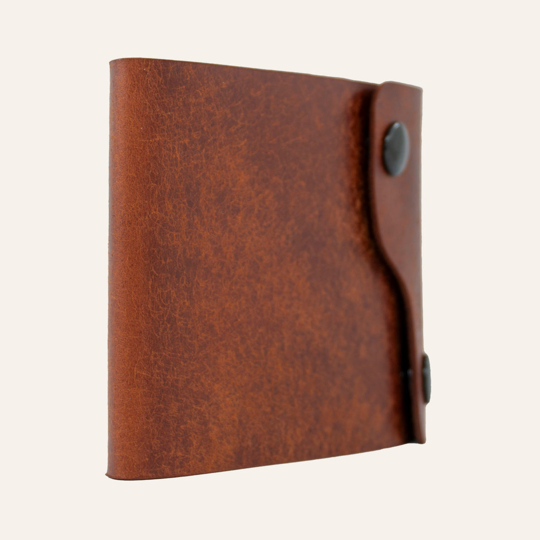 MZ Leather Craft Pueblo kitemit derinin kendine has patina dokusu